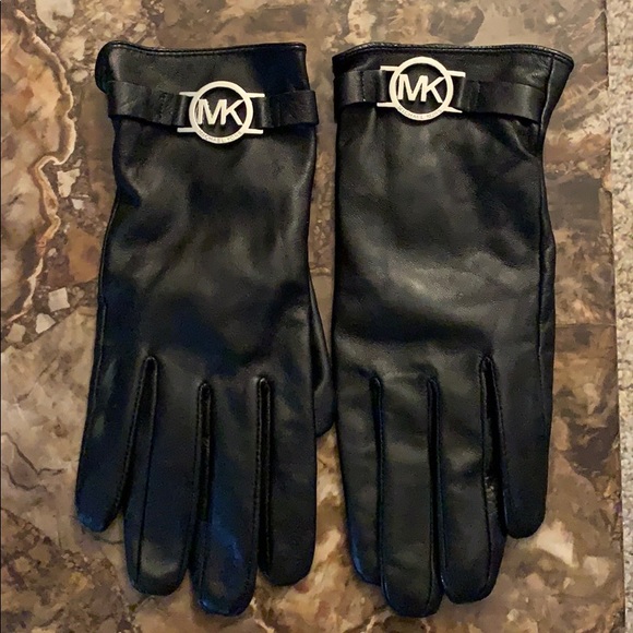 🖤Michael Kors black leather gloves🖤 - Picture 2 of 4